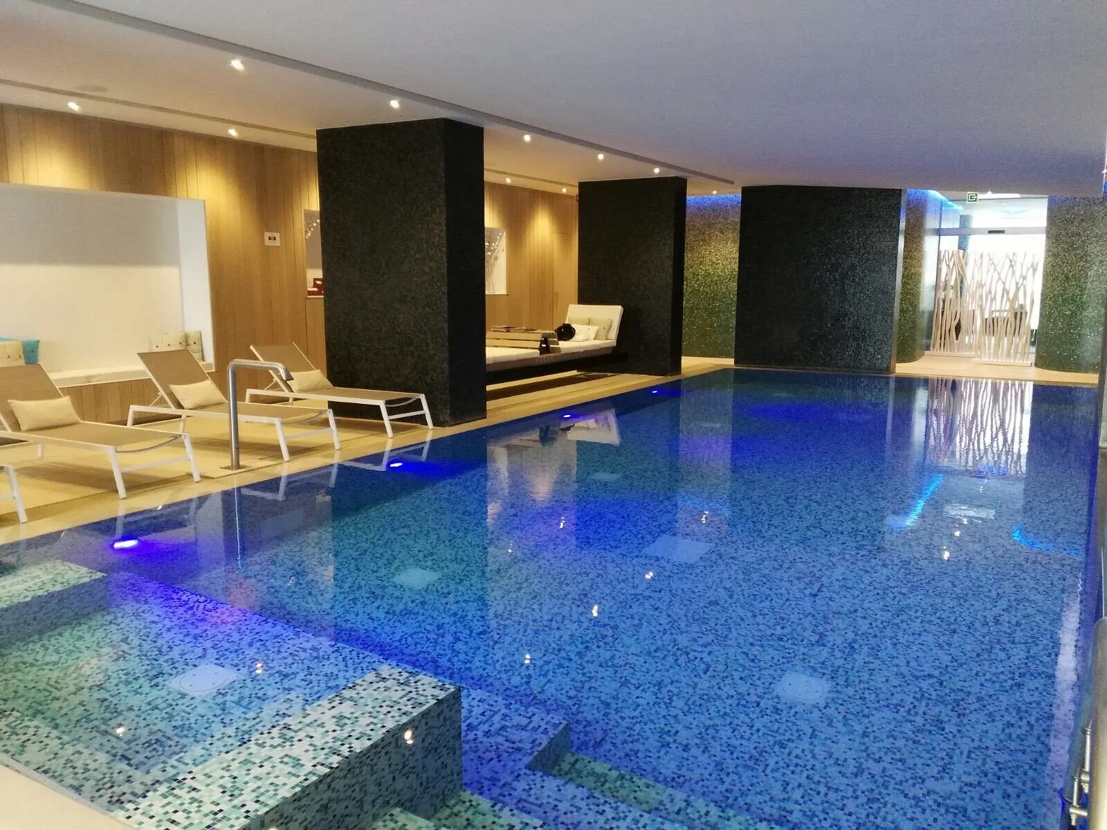 Piscine privée du spa privatif The Upper Spa à Bruxelles